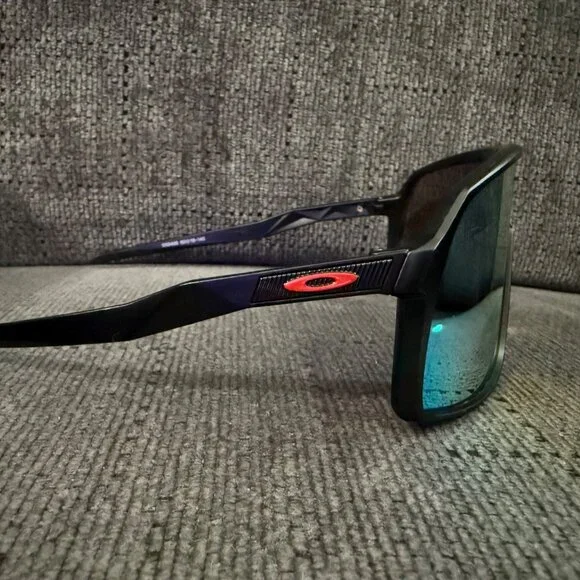 (OO9406) Oakley Sutro PRIZM Polarized Black Frame - Picture 12 of 12